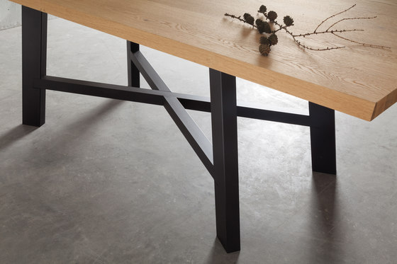Thor – Fixed Table | Tables de repas | Pointhouse