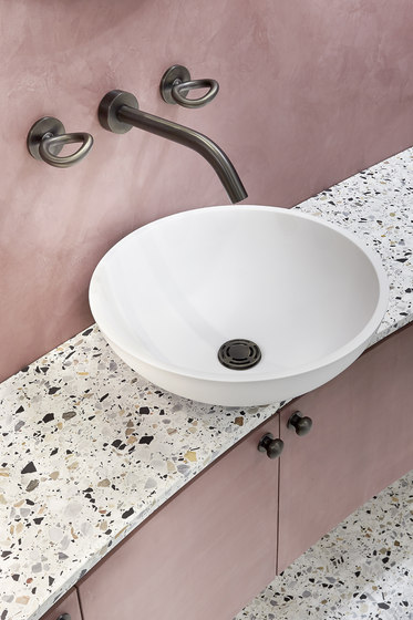 Collection O | Rim mounted 3-hole basin mixer | Grifería para lavabos | THG Paris
