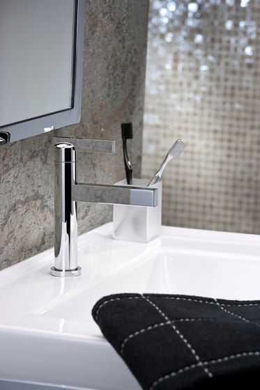 Le 11 | Trim only for wall mounted 3-hole basin mixer | Wash basin taps | THG Paris