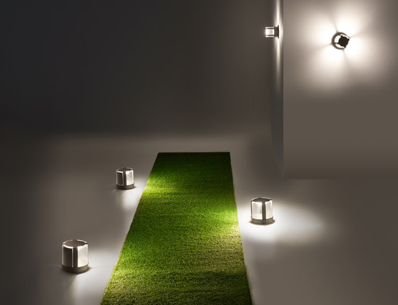 Compact | Lámparas exteriores sobre suelo | LEDS C4