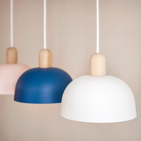 Nina | Table lamp, brass stick & white lampshade | Table lights | Hartô