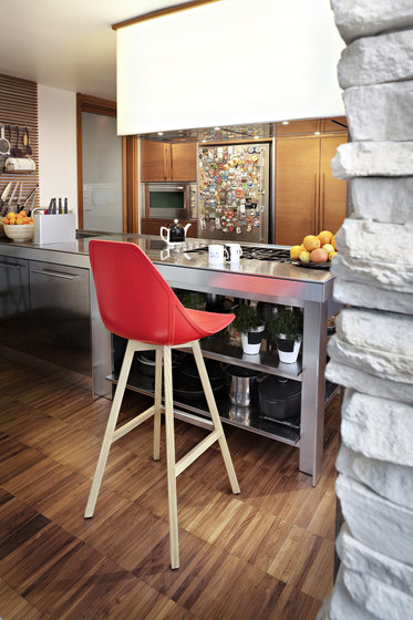 X Bar stool | Bar stools | ALMA Design