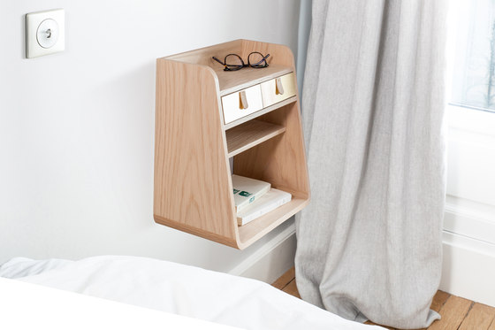 Suzon | Wall mounted storage, brushed brass | Regale | Hartô
