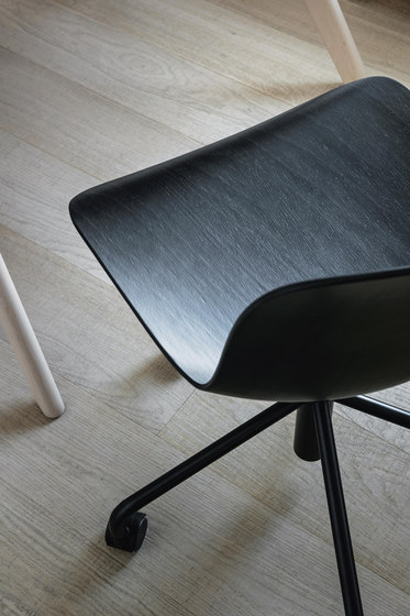 Troy | Swivel chair on 5 wheels | Sedie ufficio | Magis