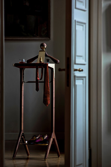The Classical Valet Stand | Clothes racks | Honorific