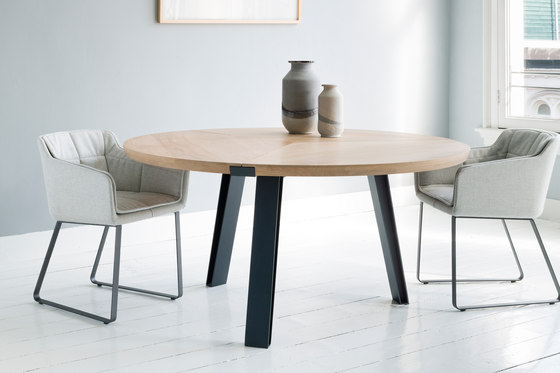 Side-To-Side Round Table | Dining tables | QLiv