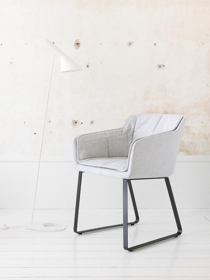 Cambria XL Chair | Stühle | QLiv