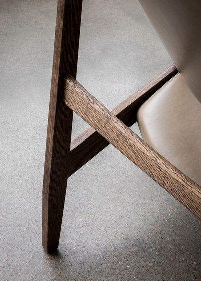 Knitting Lounge Chair, Sheepskin, Walnut | Sahara | Sessel | Audo Copenhagen