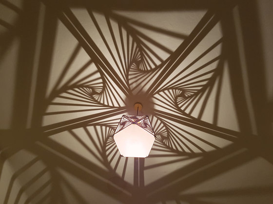 Hexa Flos De Lux | Lampade tavolo | Sacrea