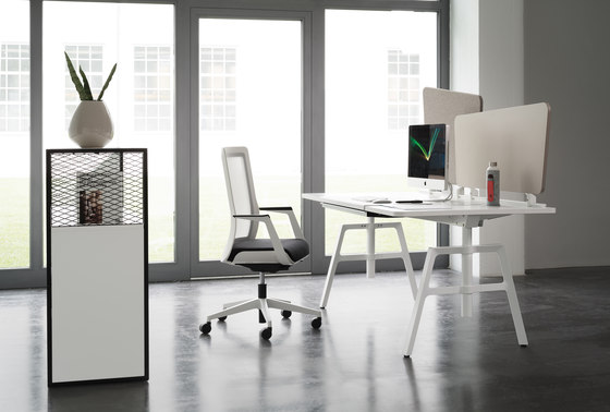 etio one-person workstation electrically height-adjustable | Contract tables | Wiesner-Hager