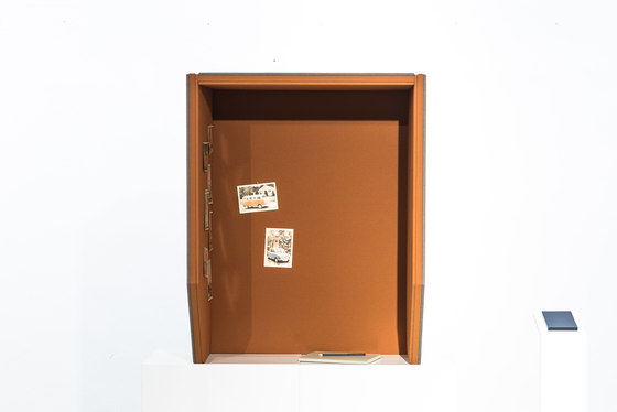 Wall Box 40 Ohne Steppung (Dachfläche immer ohne Steppung) Kantenausführung stoffbezogen innenliegend | Telefonkabinen | AOS