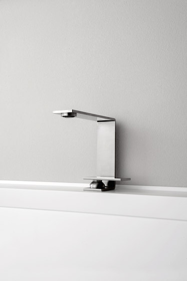 Emotion 5 mm single-lever shower flush-mounted, with long lever | Rubinetteria doccia | CONTI+
