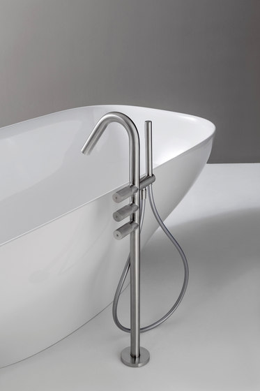 Sense 22 mm shower flush-mounted with thermostat and 2-way diverter, angular | Robinetterie de douche | CONTI+