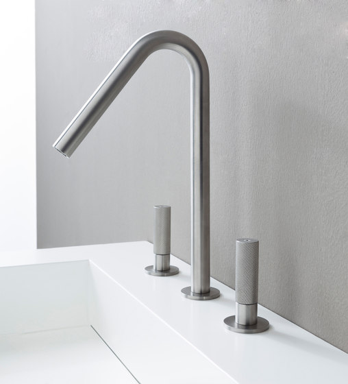 Sense 22 mm shower flush-mounted with thermostat and 2-way diverter, angular | Grifería para duchas | CONTI+
