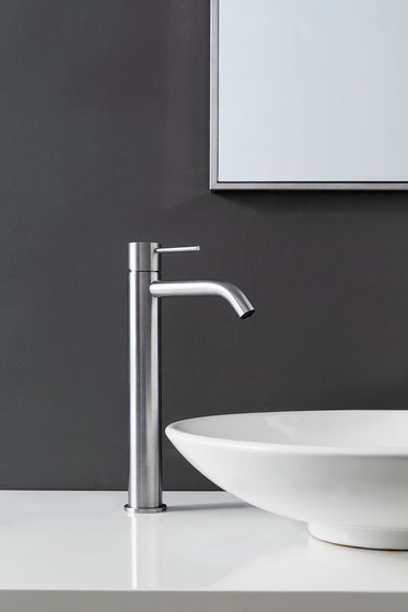 Fasson 40 mm single-lever kitchen tap with extendable outlet and hand shower | Robinetterie de cuisine | CONTI+