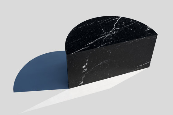 Fifty Oval - glass - black frosted | Tavolini bassi | NEO/CRAFT