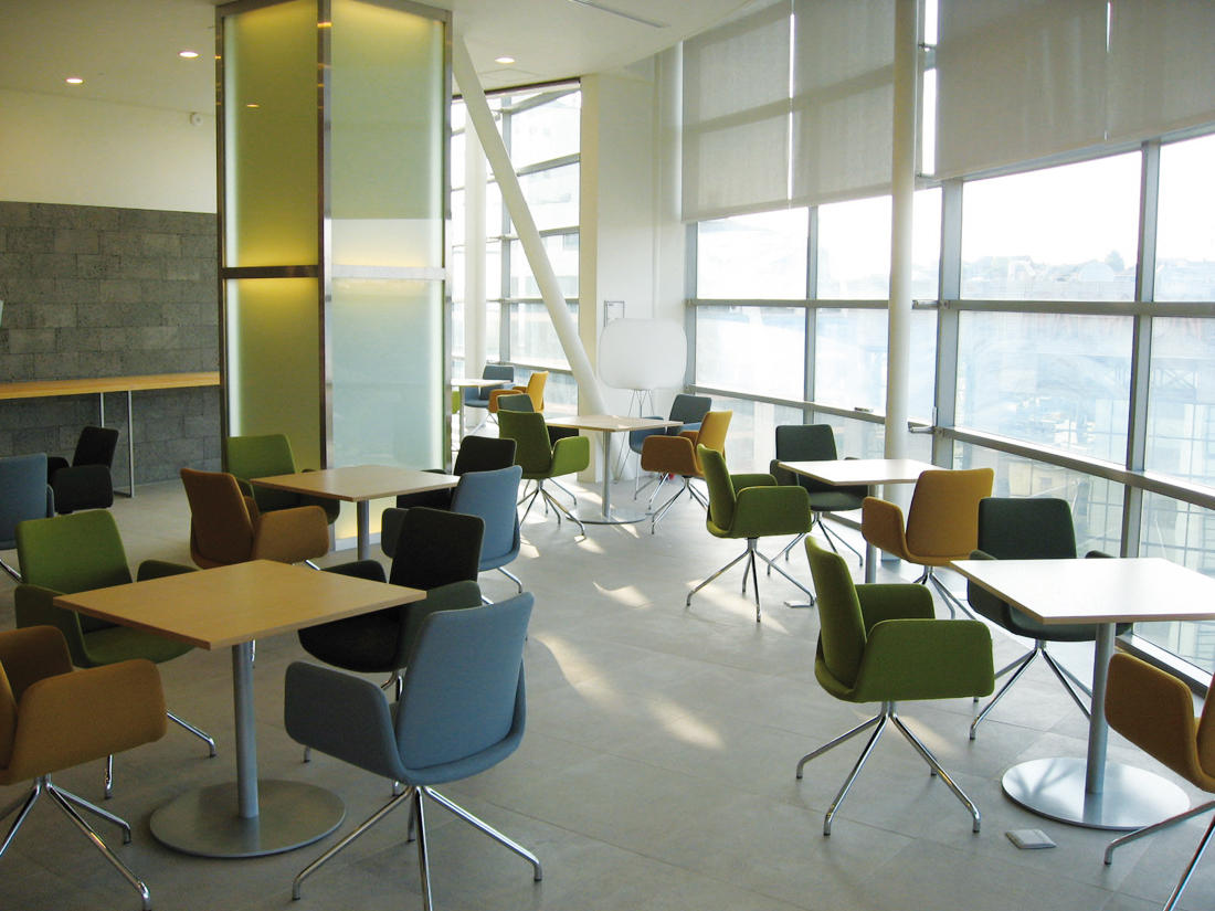 Lumi Swivel Chair & designer furniture | Architonic