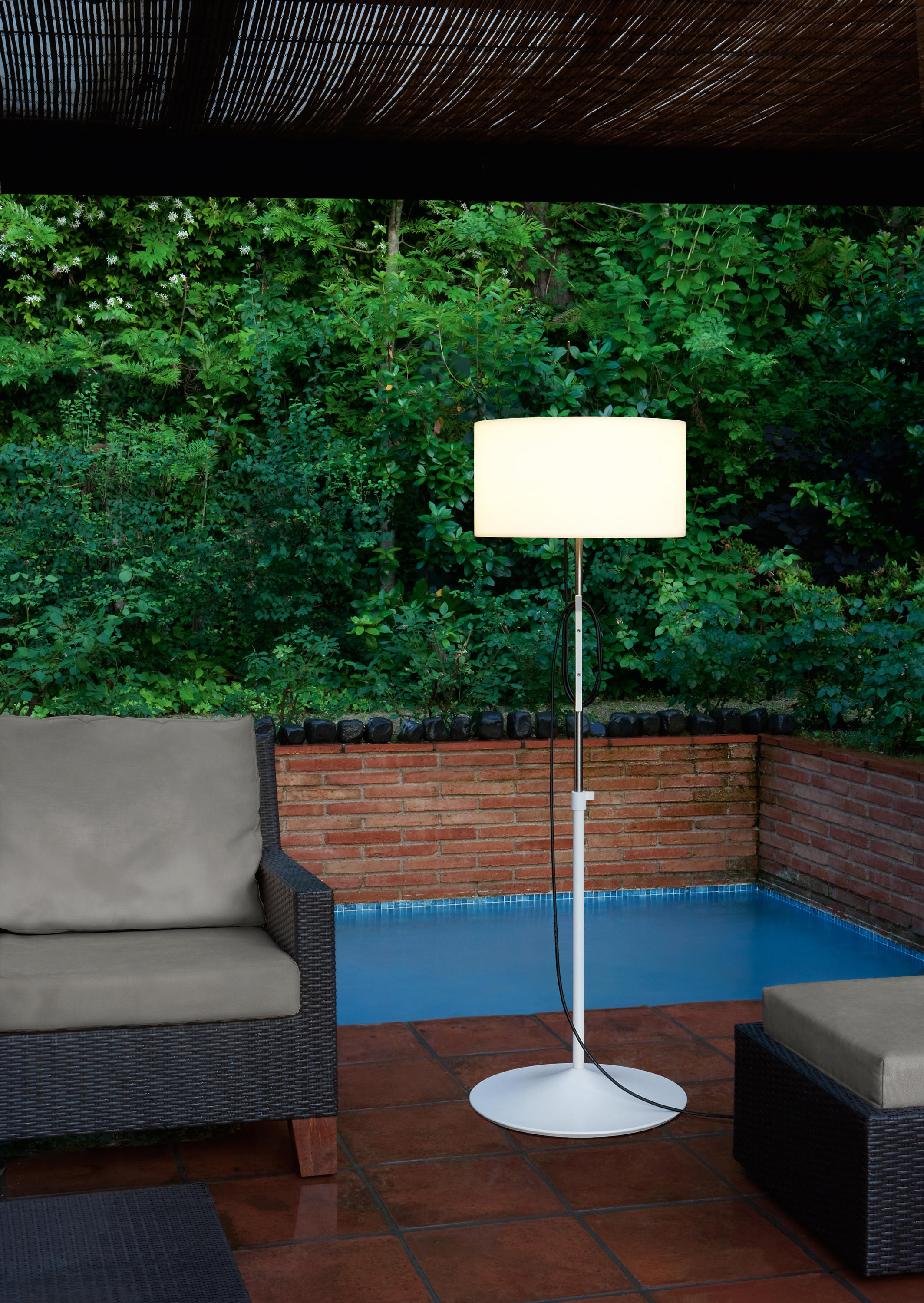 HARRY OUTDOOR FLOOR LAMP Freestanding floor lamps from Carpyen