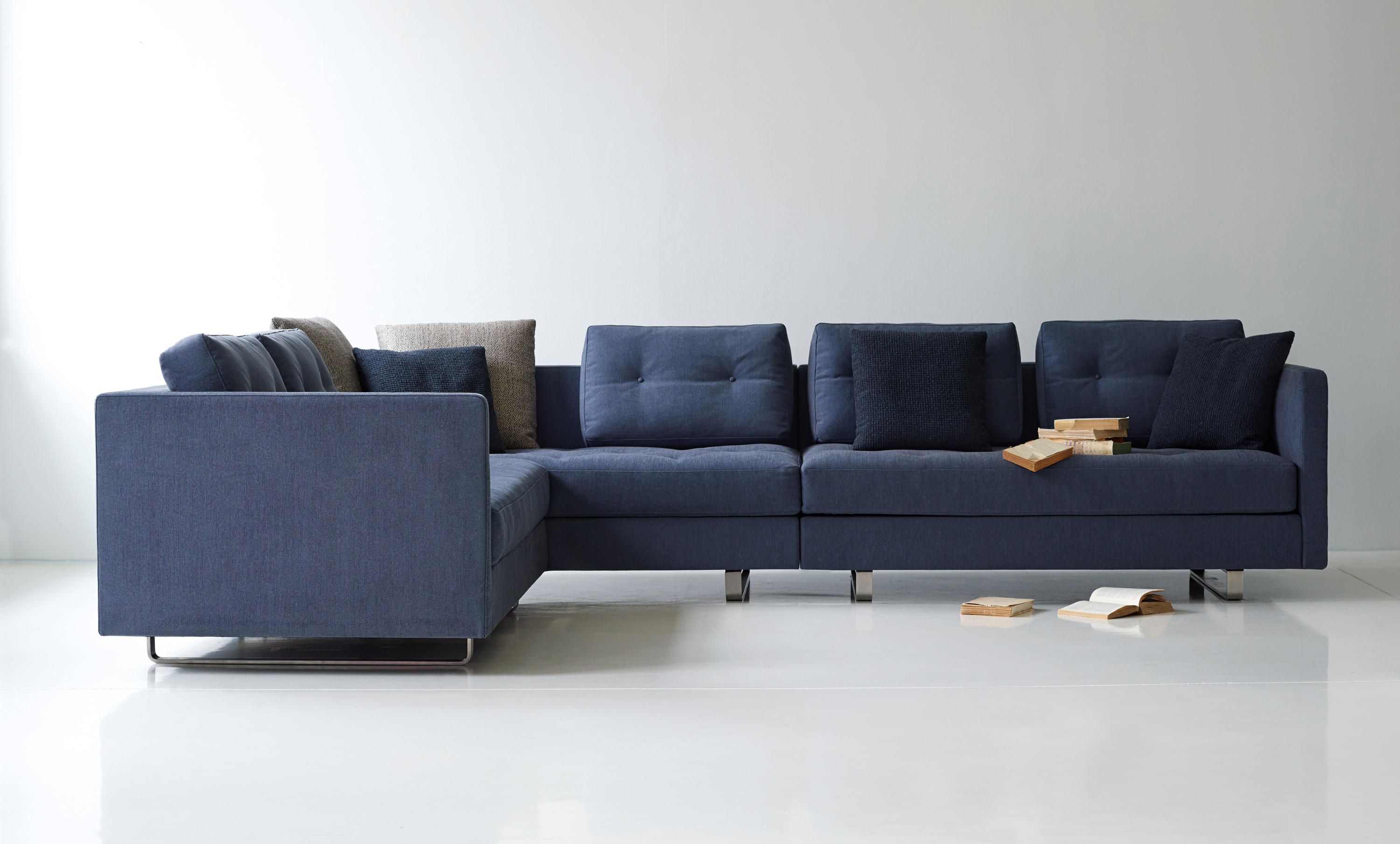 Spring Ej 320 Sofas From Erik Jørgensen Architonic Spring Ej 320 By Erik Jørgensen