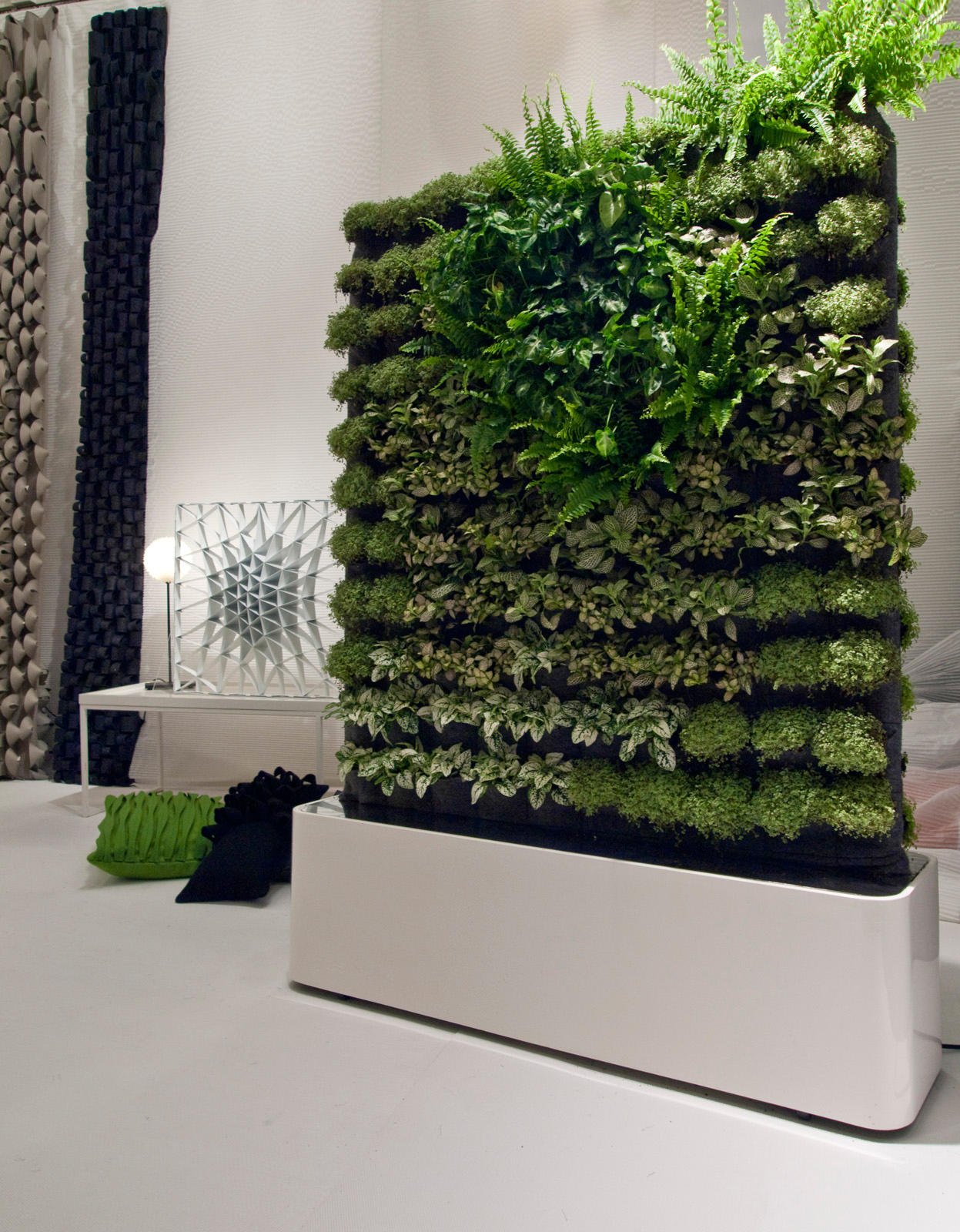 MOVING HEDGE - Privacy from Greenworks | Architonic