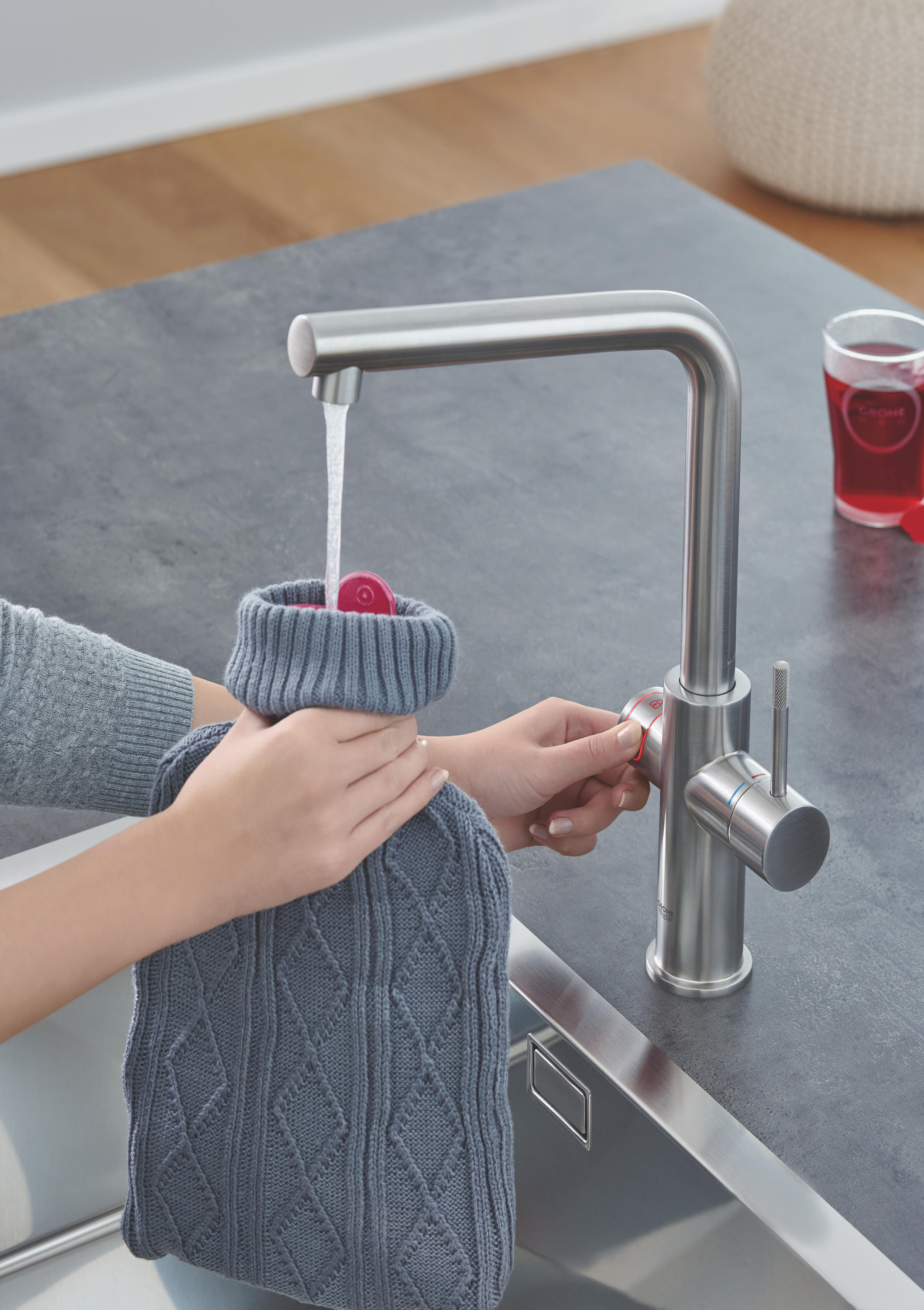Yoghurt pinion film GROHE Red Duo Faucet and single-boiler size L | Architonic