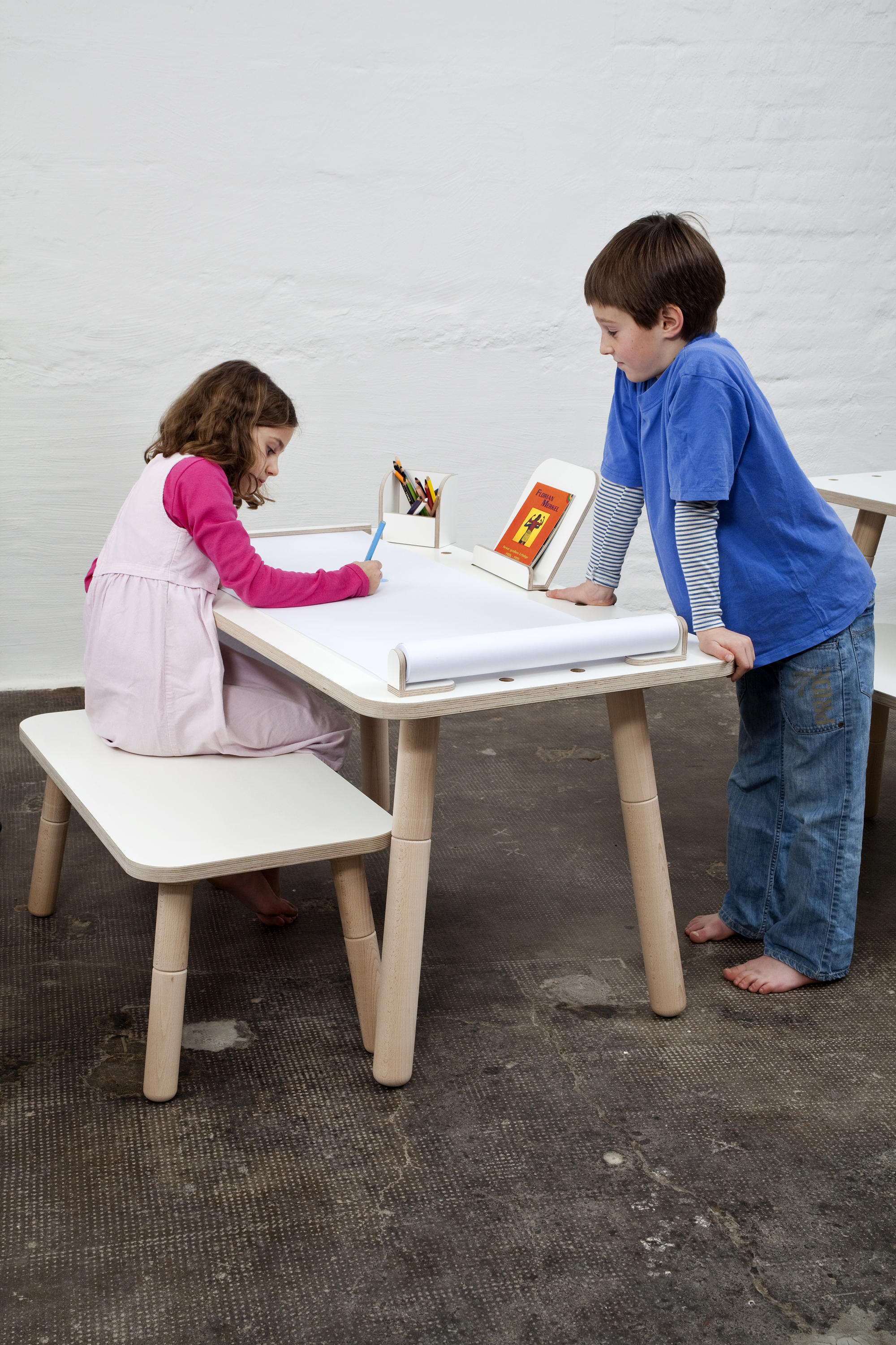 growing table tools & designer furniture | Architonic