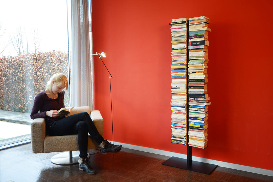 Estantería de pie doble Booksbaum de Radius design. Mobiliario y  complementos de hogar
