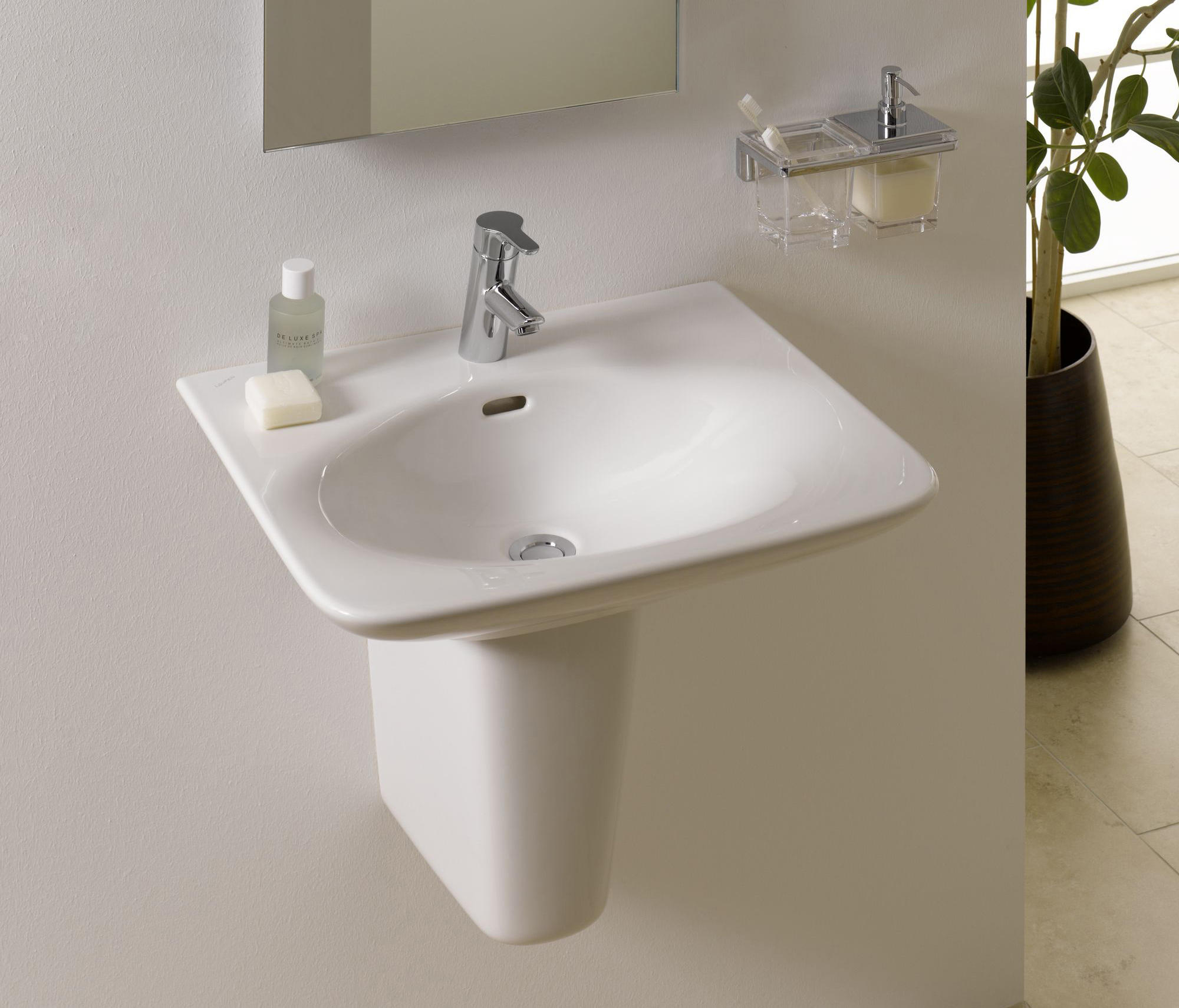 PALACE | SMALL WASHBASIN - Wash basins from Laufen | Architonic