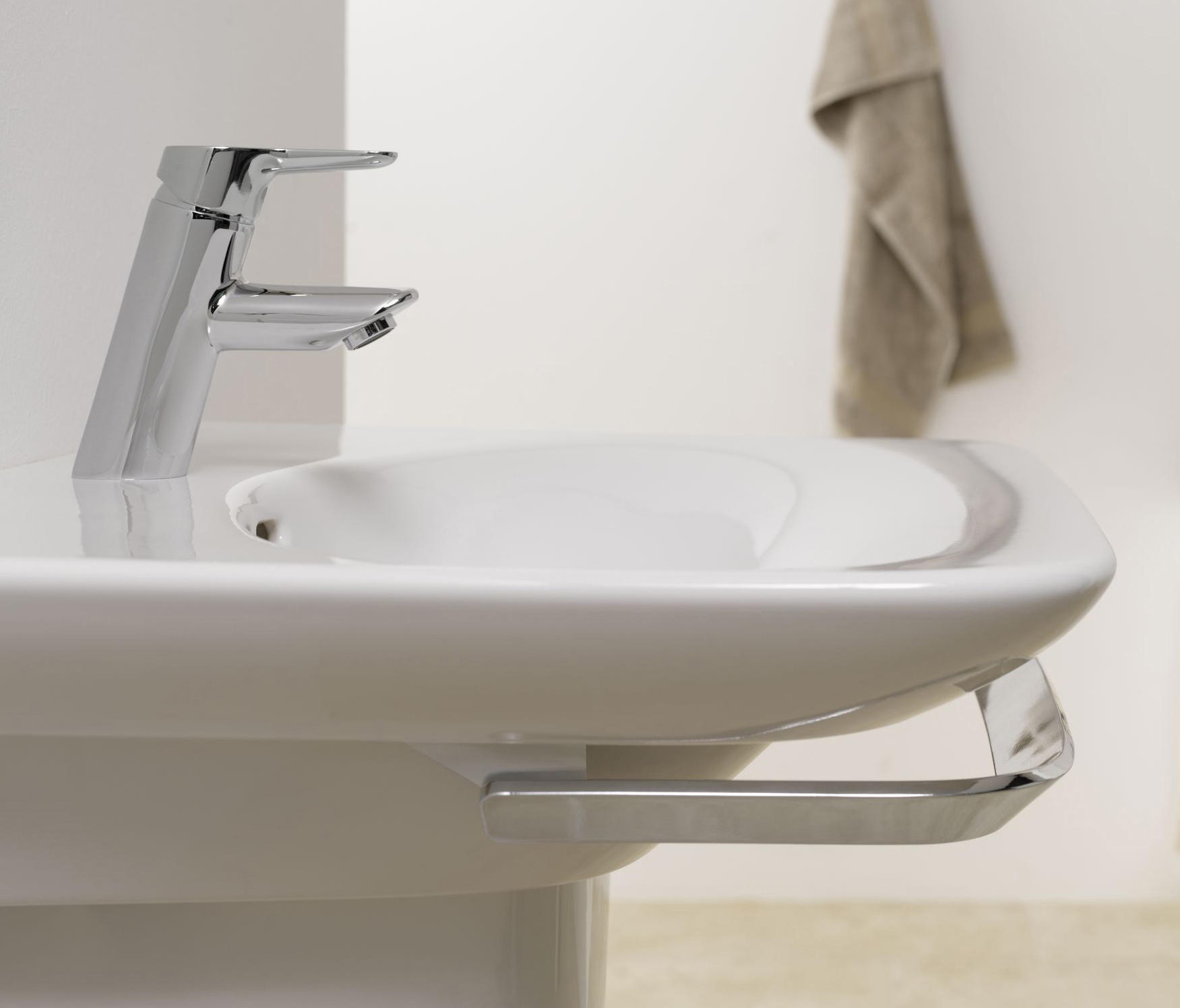 PALACE | SMALL WASHBASIN - Wash basins from Laufen | Architonic
