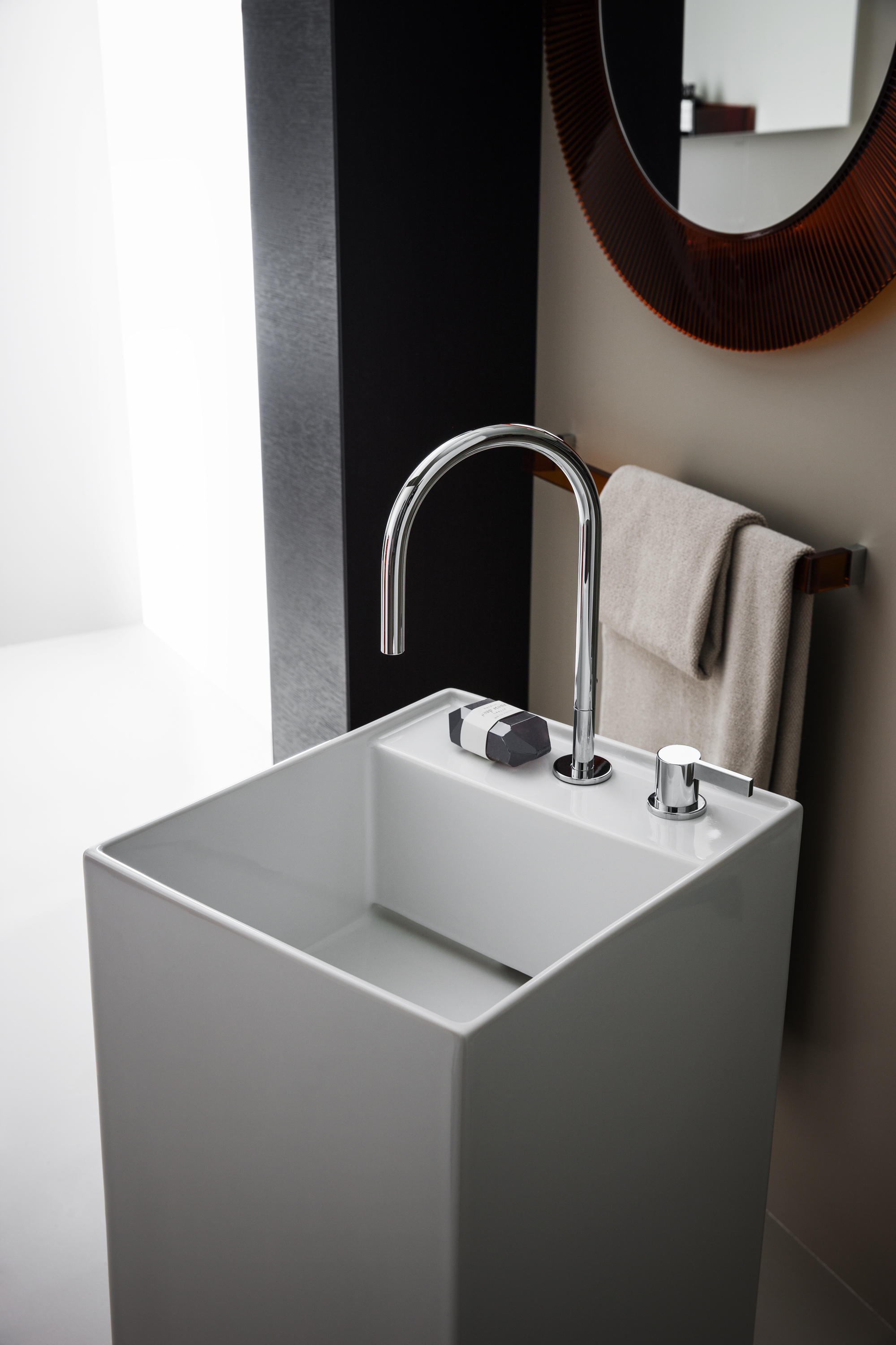 Kartell by LAUFEN | Freestanding washbasin | Architonic