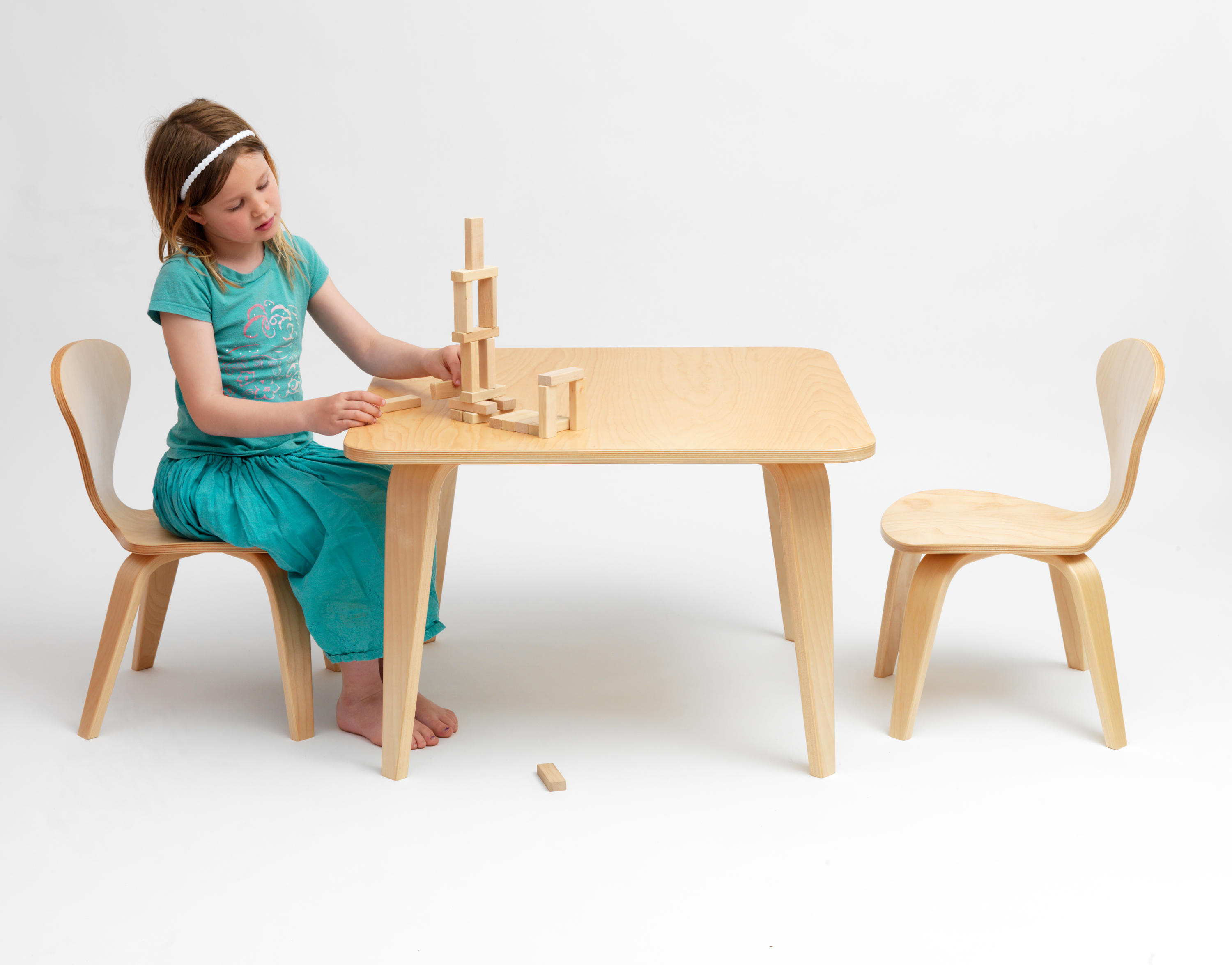 Стол стул девять. Столы для тоддлеров. Стулья для тоддлер класса. Kids Table.