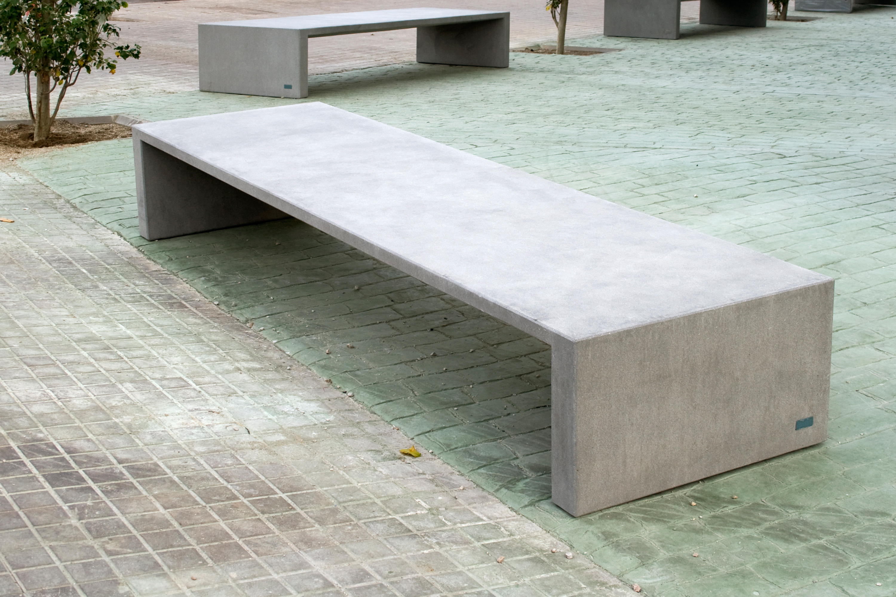 Бетонные ноги. Бетонные скамейки. Скамья из бетона и дерева. Старая бетонная скамья. Скамейки Union Concrete.