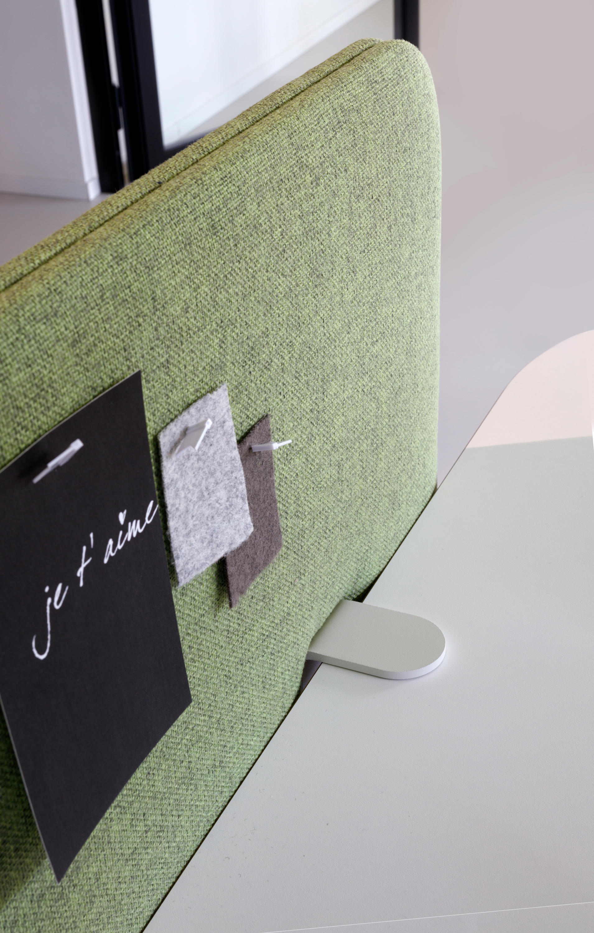 PILLOW DESK Flip charts / Writing boards from Cascando Architonic