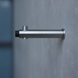 Door stopper with coat hook: double function - 11 cm long | Estanterías toallas | PHOS Design