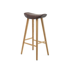 Kya | Barstool mit Holzgestell | Bar stools | FREIFRAU MANUFAKTUR