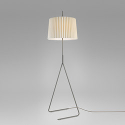 Fliegenbein Floor Lamp | Lámparas de pie | Kalmar