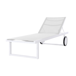 Allux lounger | on castors | Mamagreen