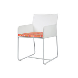 Zudu dining Armchair | with armrests | Mamagreen