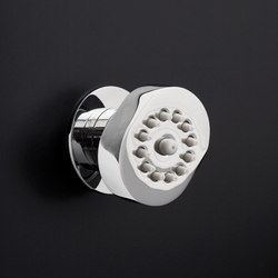 Tre Shower Head 2870 | Shower controls | Lacava