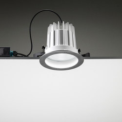 Leila 165 CoB LED / Ghiera in Acciaio Inox - Ottica Asimmetrica 12° - Fascio Medio 30°