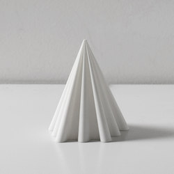 Pyramid Table Lamp | Lampade tavolo | Robert Debbane