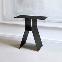 Kanji Side Table | Mesas auxiliares | S+ Systemmöbel
