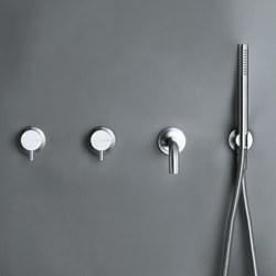 MONO SET42 | Wall mounted bath set