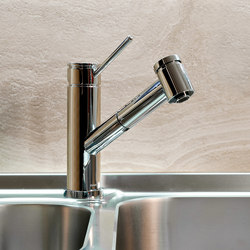 M.E. 25 - Kitchen Faucet with dual-function spray/stream pull-down sprayhead | Kitchen taps | Graff