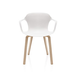 NAP™ | Chair | KS62 | White| Wood base | stackable | Fritz Hansen