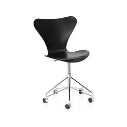 Series 7™ | Chair | 3117 | Black coloured ash | Chrome wheel base | Chairs | Fritz Hansen