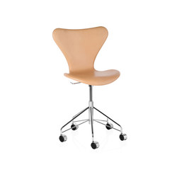 Series 7™ | Chair | 3117 | Full upholstred | Chrome wheel base | Chairs | Fritz Hansen