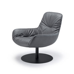Leya | Lounge Chair with central leg | Poltrone | FREIFRAU MANUFAKTUR