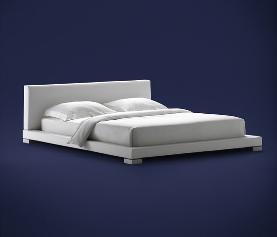 Vulcano Bed | Beds | Flou