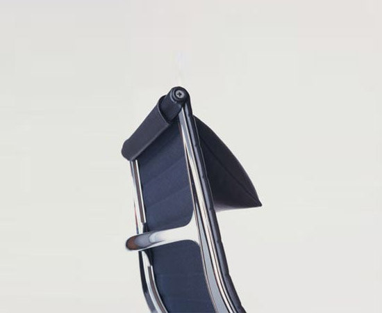 Aluminium Chair EA 124 | Fauteuils | Vitra